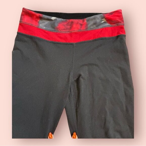 Lululemon groove leggings size 6 reversible red‎ grey and black - Picture 4 of 10